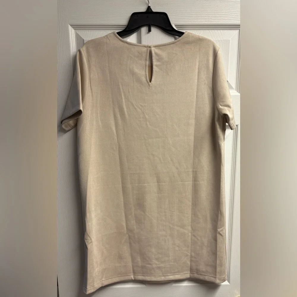 NWT Sadie & Sage Cream Suede-Like Short Sleeve Mini Dress Size Medium - Picture 4 of 4